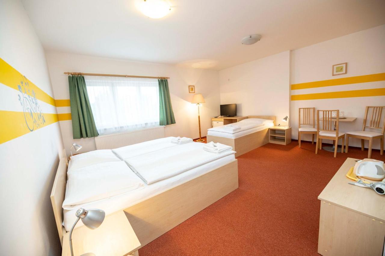 Pension Fontana Podebrady Bagian luar foto